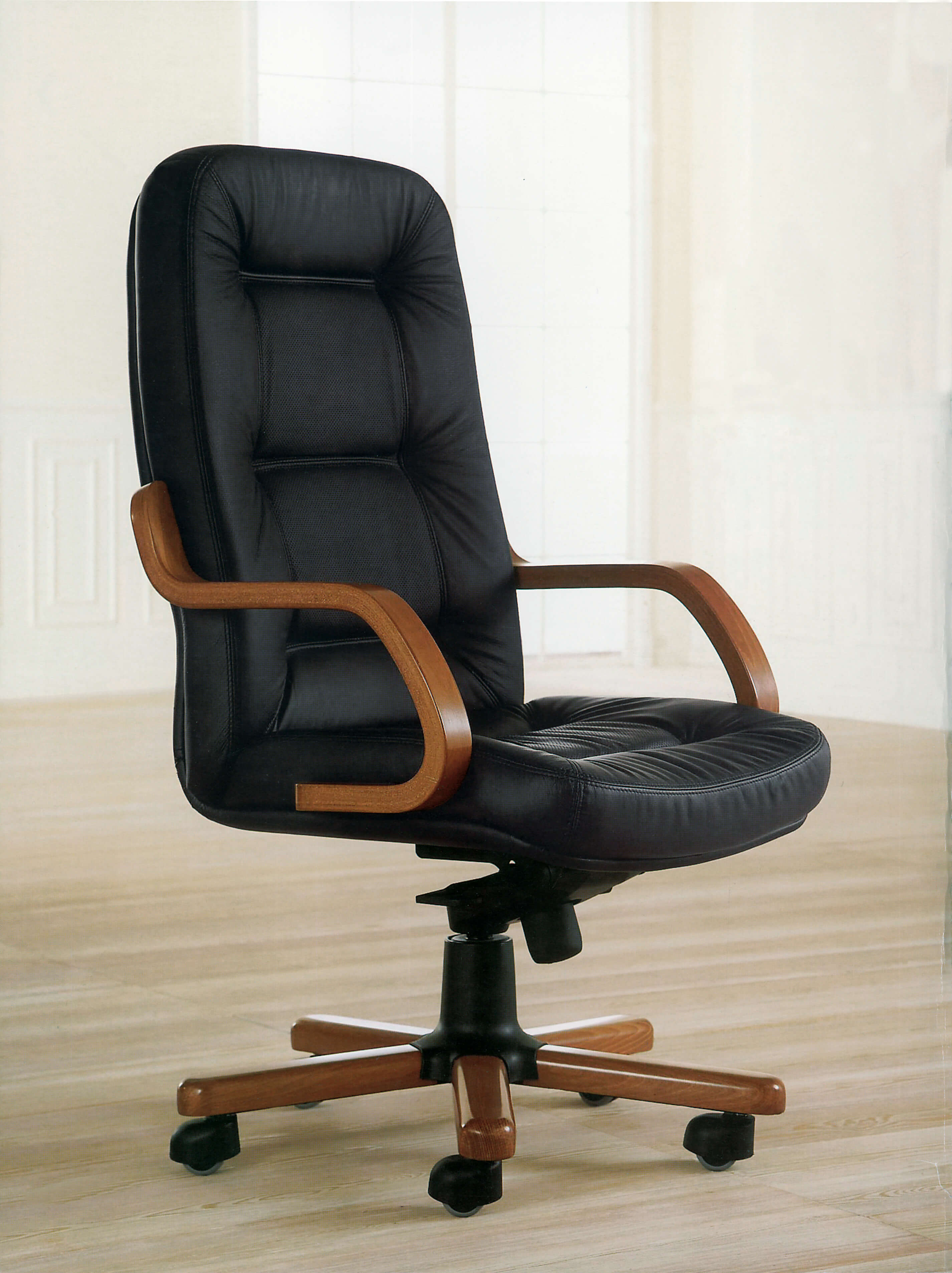 Кресло офисное натуральная кожа